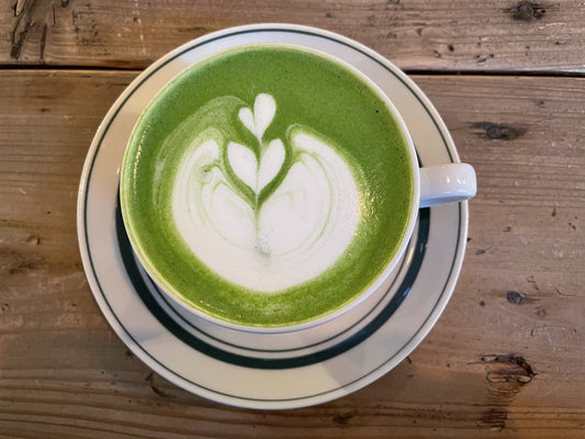 Японська матча без тіні: як її створюють і чи це взагалі матча